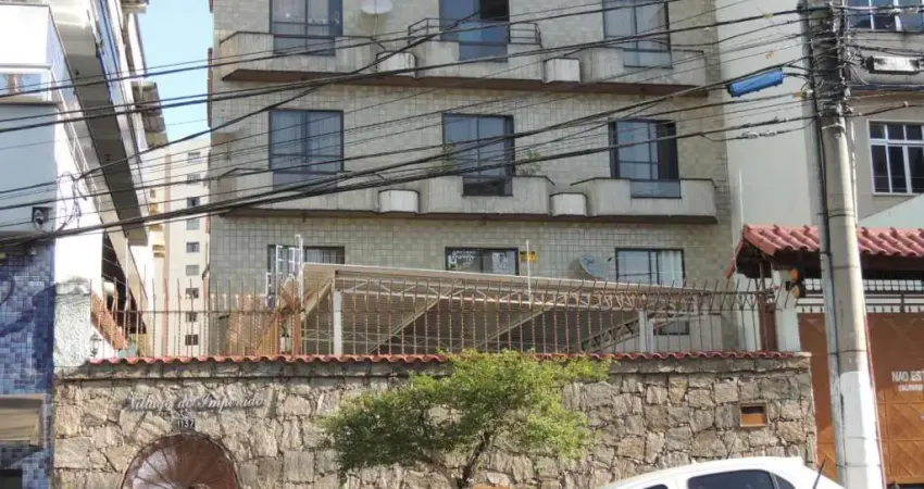 Apartamento com 01 quarto com garagem no Centro.