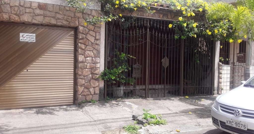Casa com 4 dormitórios à venda, 195 m² por R$ 1.000.000,00 - Mariano Procópio - Juiz de Fora/MG