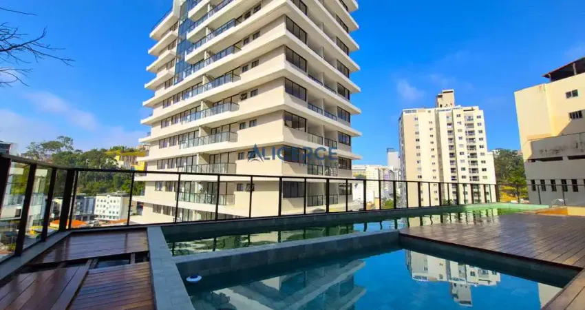 Cobertura com 04 quartos, sendo 02 suítes e 03 vagas de garagem em São Mateus.