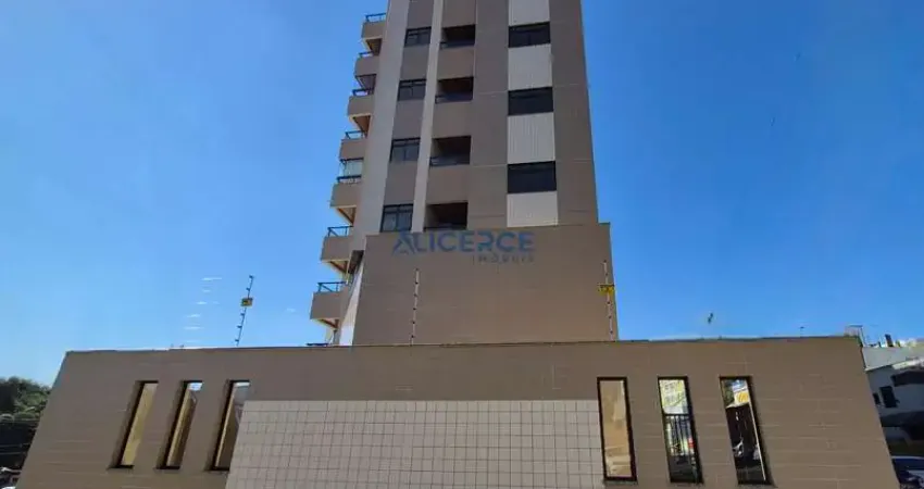 Apartamento com 02 suítes, com varanda gourmet, elevador e garagem no Morro da Glória!