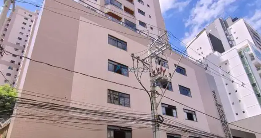 Apartamento com 02 quartos, elevador e 01 vaga de garagem em São Mateus