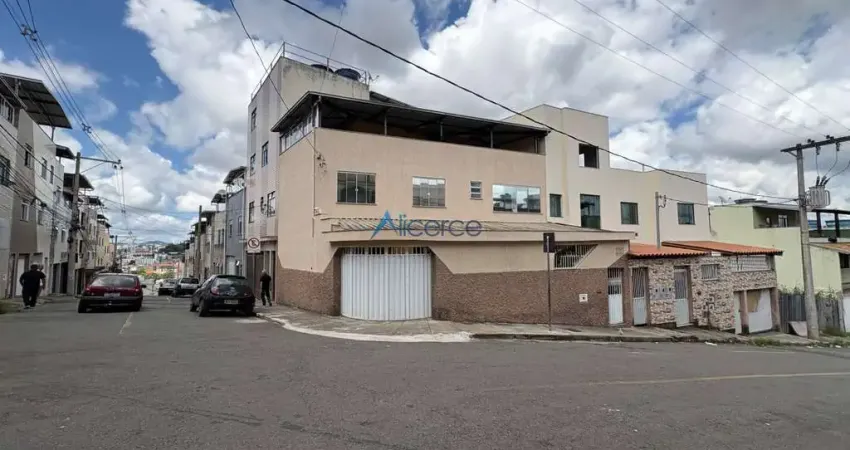 Casa com 3 quartos à venda na Rua Tupi, Santa Terezinha, Juiz de Fora