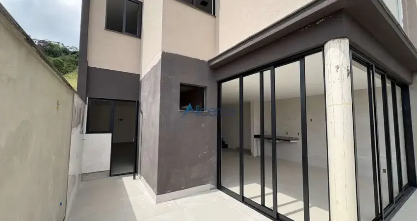 Casa Dúplex com 4 suítes no Condomínio Reserva São Pedro - Marilândia!