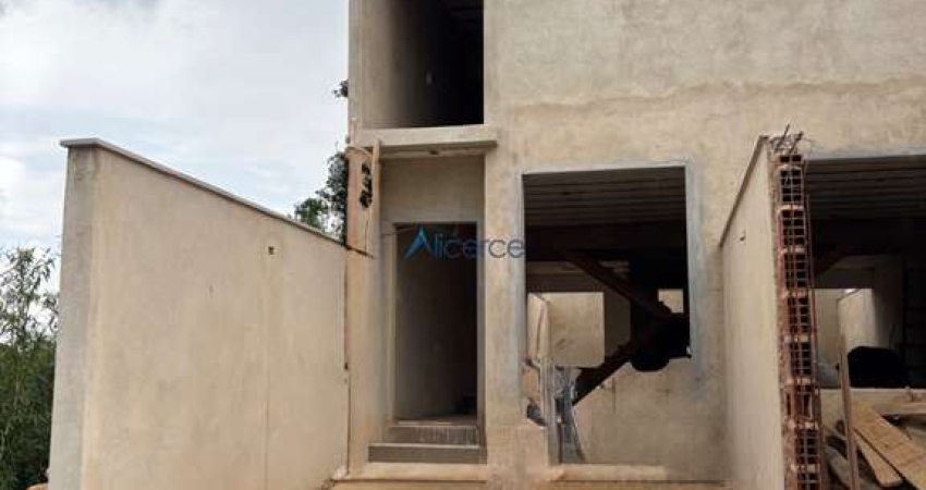 Casa em final de obra no São Pedro: Conclusão Iminente, Design Moderno com 2 Suítes e Ampla Sala Integrada