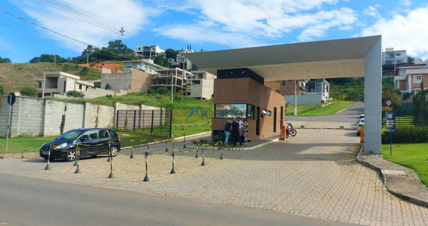 Terreno à venda na Rua Octávio Malvaccini, São Pedro, Juiz de Fora