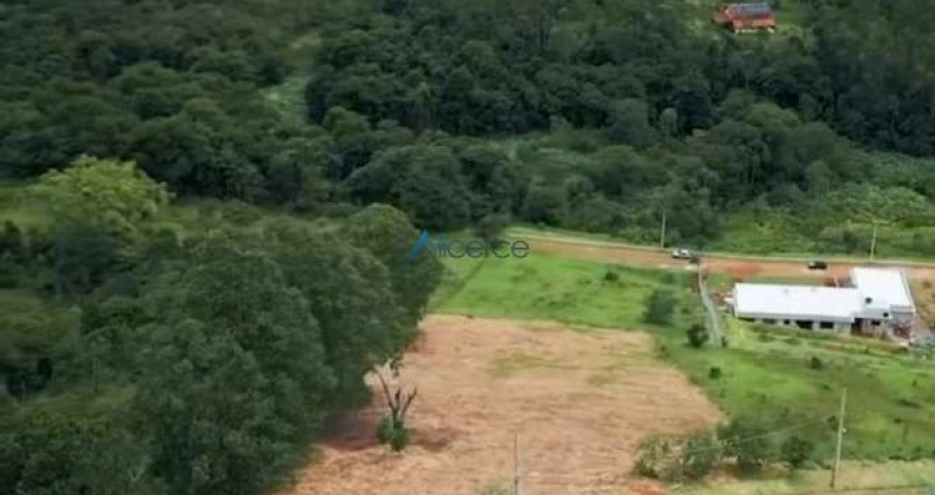 Terreno medindo 3.028,00 m² no Condomínio Villagio da Serra II- Salvaterra