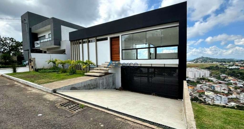 Casa Alto padrão com 4 quartos e piscina no Condomínio Spinaville