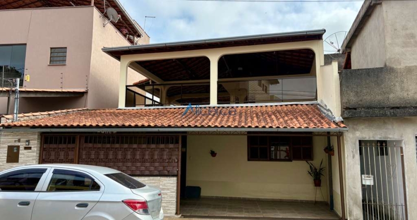 Casa Linear com 3 Quartos, Suíte, Terraço Amplo e Vista Deslumbrante!