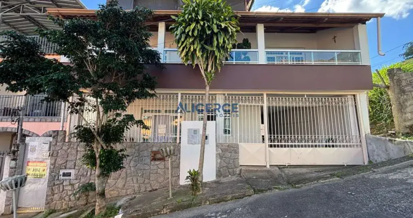 Casa com 03 quartos sendo uma suíte, à venda valor 530.000,00