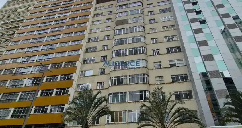 Apartamento com 03 quartos com 02 elevadores no Centro.