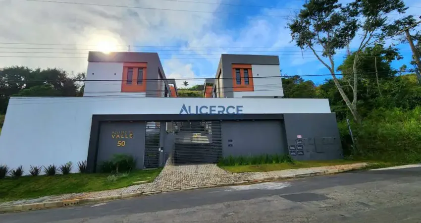 Casa dúplex 3 suites 2 vagas no Parque Jardim da Serra