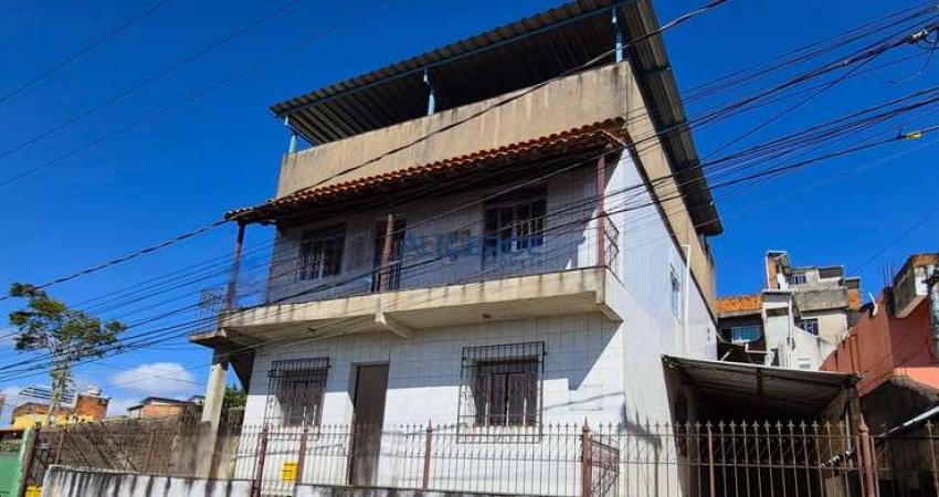 Casa com 03 quartos e garagem para 02 carros em Santos Dumont