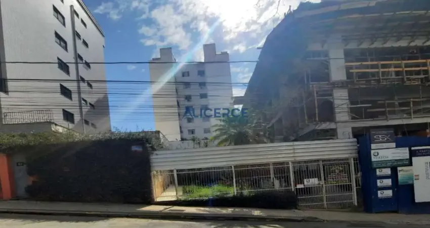 Casa com 5 quartos à venda na Rua Pasteur, Centro, Juiz de Fora