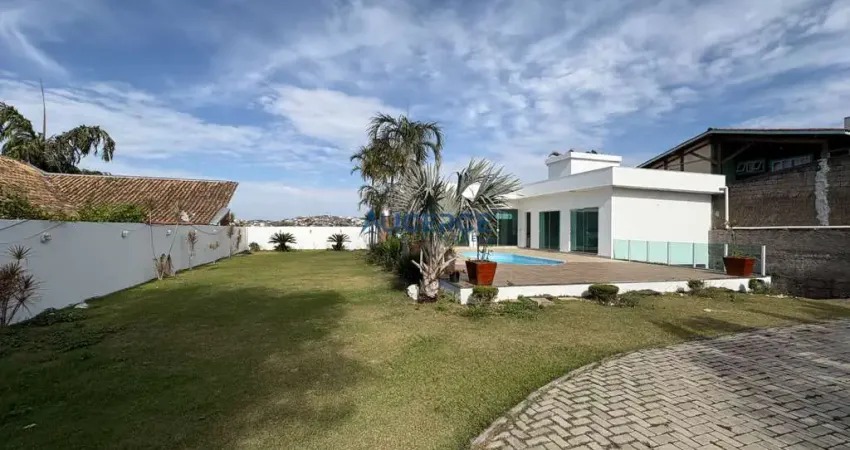 Casa com 3 quartos à venda na Rua João Weiss, Alto dos Pinheiros, Juiz de Fora