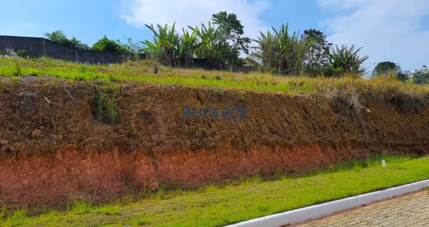 Terreno em aclive- medindo 445,80m² no residencial barcelona- salvaterra.