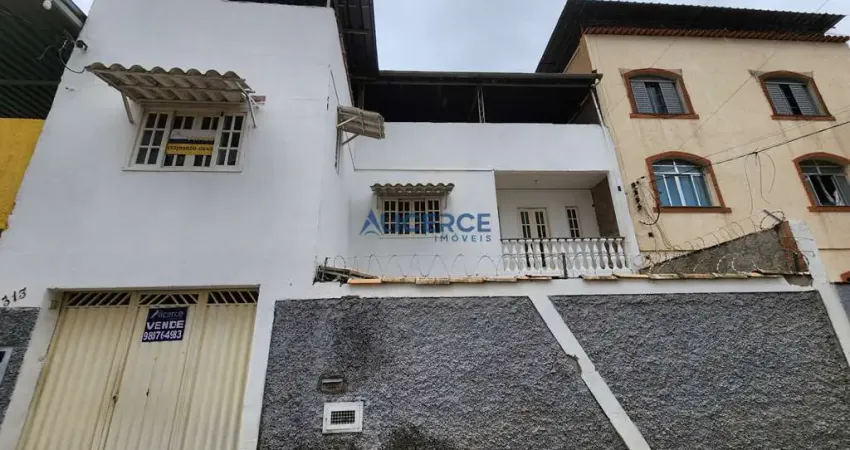 Casa com 2 quartos à venda na Rua Custódio Tristão, Santa Terezinha, Juiz de Fora