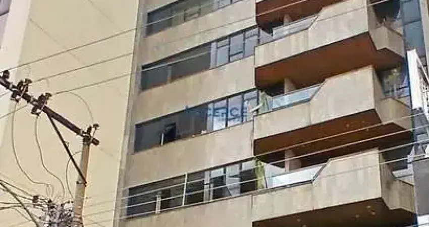 Apartamento com 4 quartos à venda na Rua Oscar Vidal, Centro, Juiz de Fora