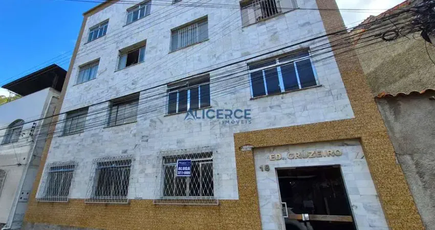 Apartamento térreo com 03 quartos e garagem no bairro paineiras.