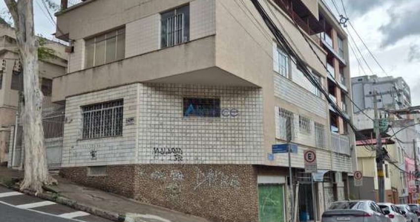 Casa 2 quartos - Centro
