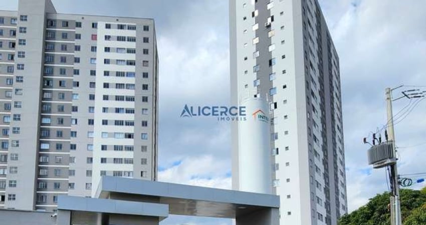 Apartamento locação em Benfica, 2 quartos em condomínio com piscina!