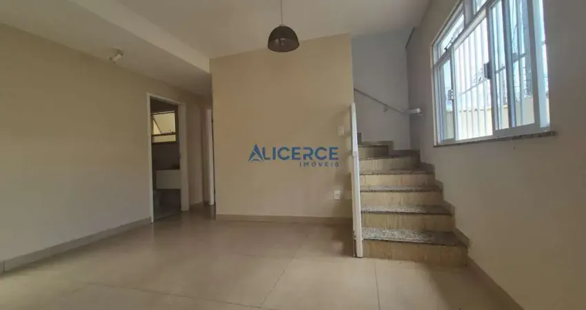 Casa Duplex à Venda no Bairro São Pedro – Excelente Localização - 3 Quartos.