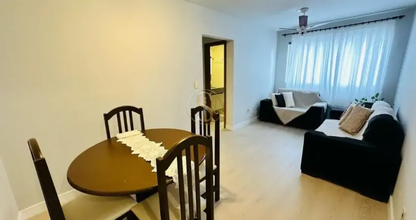 Apartamento reformado em rua reta ao mar! Oportunidade