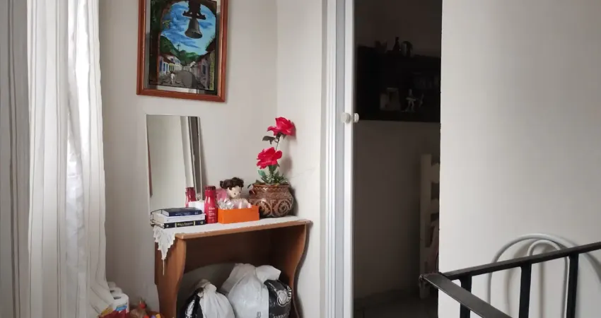 Casa triplex com 2 quartos e terraço, v. valqueire próximo a base aérea