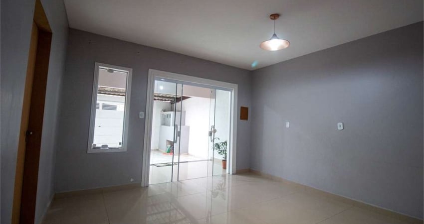 Casa térrea com 4 quartos à venda em Nova Mairinque - SP