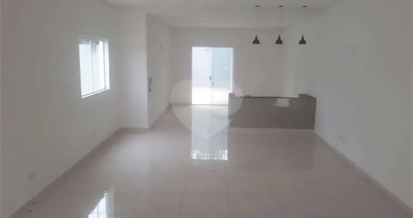 Sobrado com 3 quartos à venda em Jardim Vitória - SP