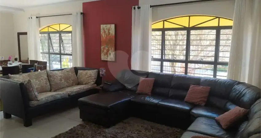 Casa com 3 quartos para alugar na São Roque, Estação, São Roque