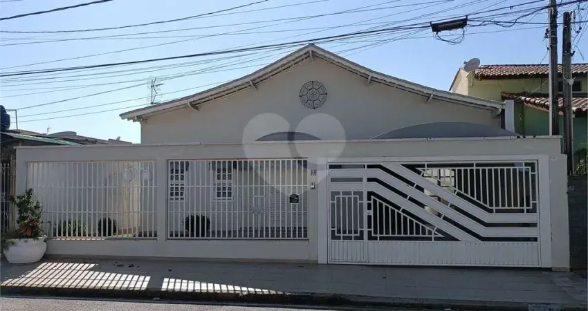 Casa com 3 quartos à venda em Jardim Bandeirantes - SP