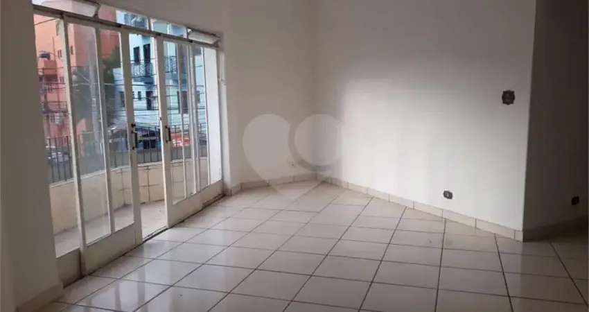 Casa com 2 quartos para locação em Centro - SP