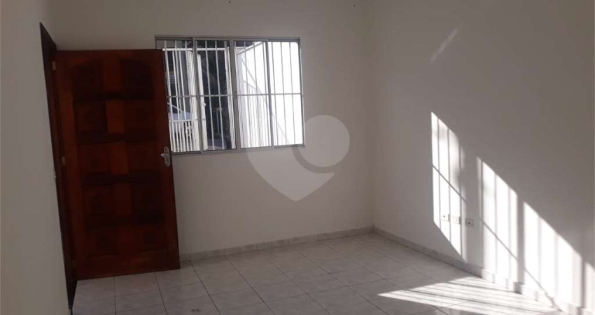 Sobrado com 3 quartos para locação em Esplanada Mendes Moraes - SP
