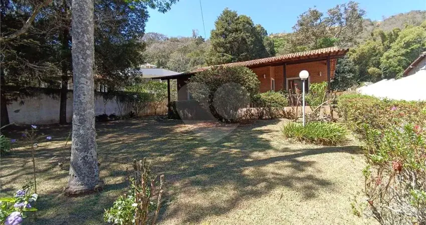 Casa com 3 quartos para alugar no Esplanada Mendes Moraes, São Roque 