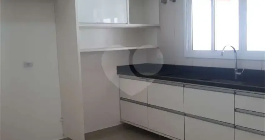 Casa com 3 quartos para alugar na Rua Santa Quitéria, 210, Vila Irene, São Roque