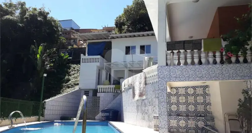 Casa térrea com 4 quartos à venda em Jardim Santa Isabel - SP