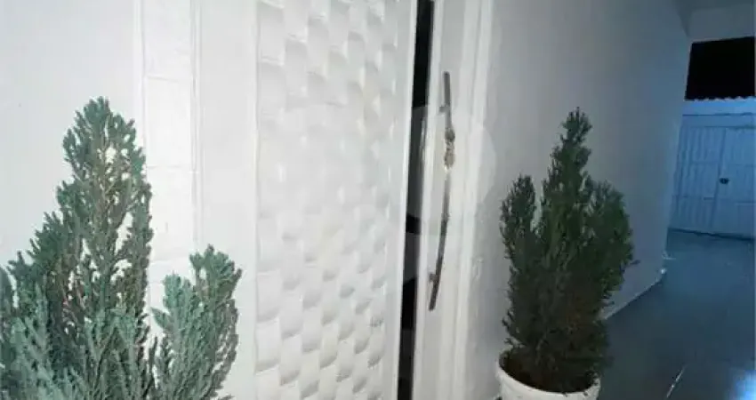Sobrado com 3 quartos à venda em Jardim Estela Mari - SP