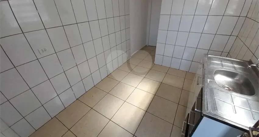 Condomínio com 1 quartos para locação em Jardim Pazini - SP