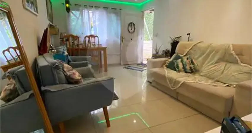 Casa com 2 quartos à venda em Vila Geni - SP