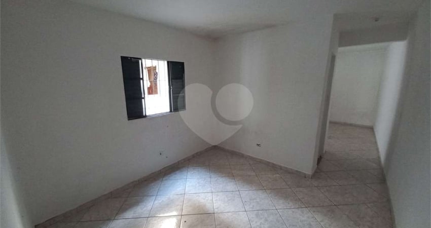 Casa de vila com 1 quartos para locação em Jardim Mitsutani - SP