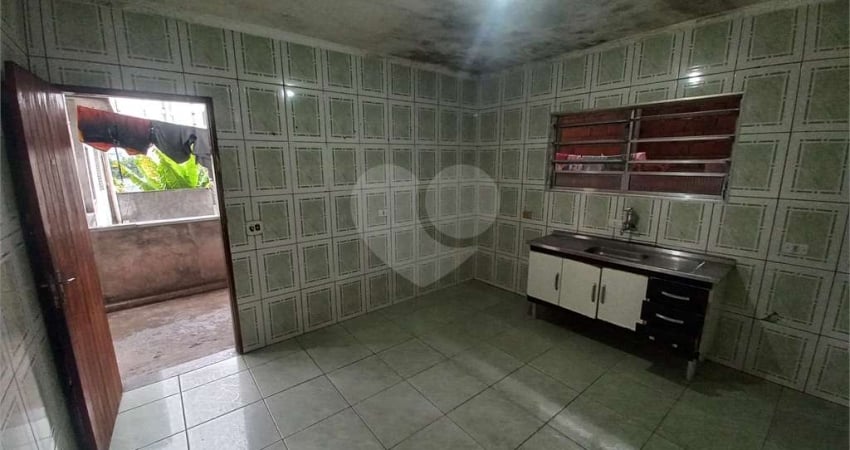 Condomínio com 1 quartos para locação em Jardim Mitsutani - SP