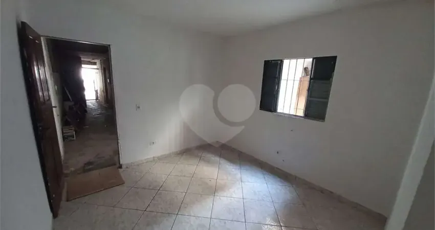 Casa com 1 quarto para alugar no Campo Limpo, São Paulo