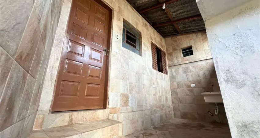 Casa com 1 quarto para alugar no Campo Limpo, São Paulo 