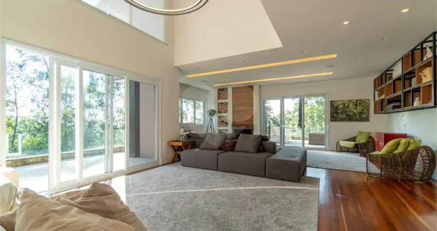 Terreno em condomínio fechado à venda no Centro, Araçariguama