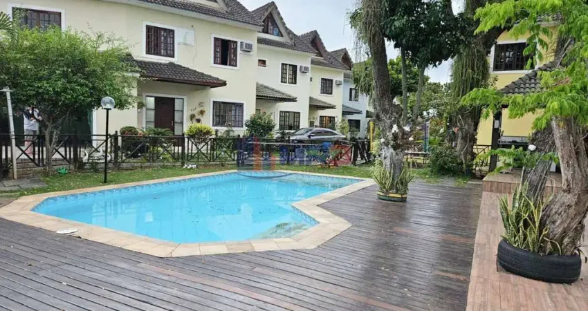 Casa em condomínio fechado com 3 quartos à venda na Rua Joaquim Tourinho, 216, Pechincha, Rio de Janeiro