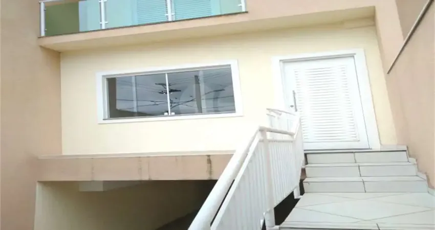 Casa tipo Sobrado com 03 dormitórios e 03 suítes no Jardim Prudência para venda.