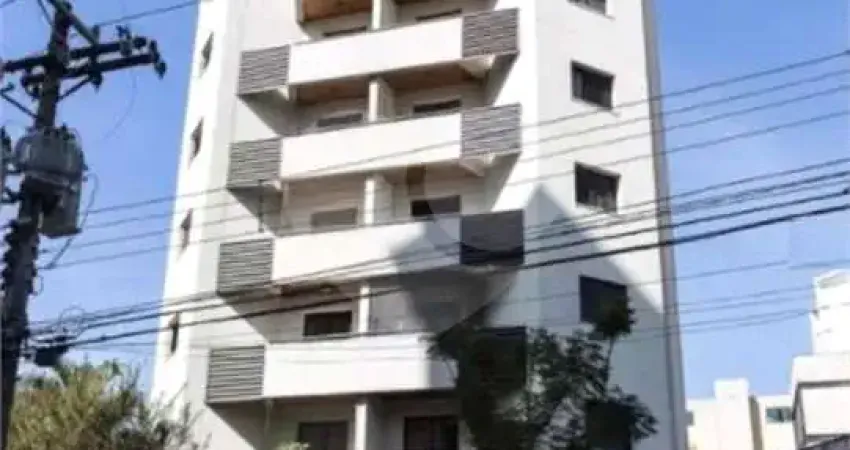 Apartamento totalmente mobiliado com ar condicionado. Sacada,