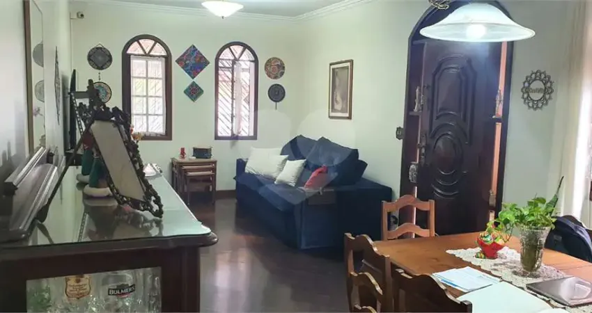 Casa com 03 dormitórios 01 suíte 02 vagas no bairro da cupecê - venda