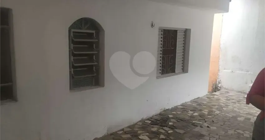 CASA TÉRREA COM 80M² PARA LOCAÇÃO, 1 DORMITÓRIO, VAGA PARA 2 CARROS, NO BAIRRO VL SANTA CATARINA
