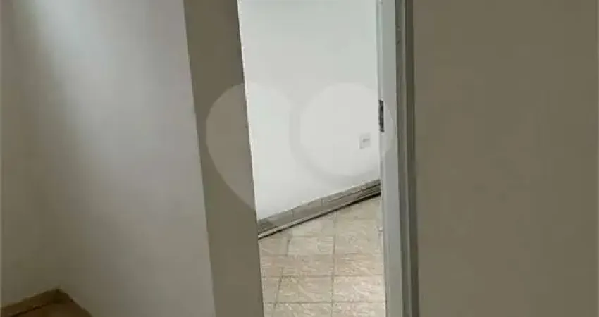 Sala comercial com 55m² 01 banheiro no ipiranga para locação